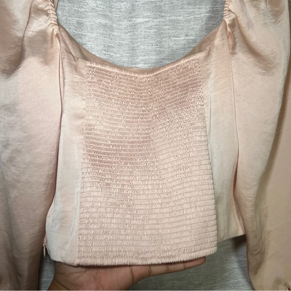 Wilfred Aritzia Satin Blush Women's Romantic  Smocked Blouse Size L - Picture 14 of 16
